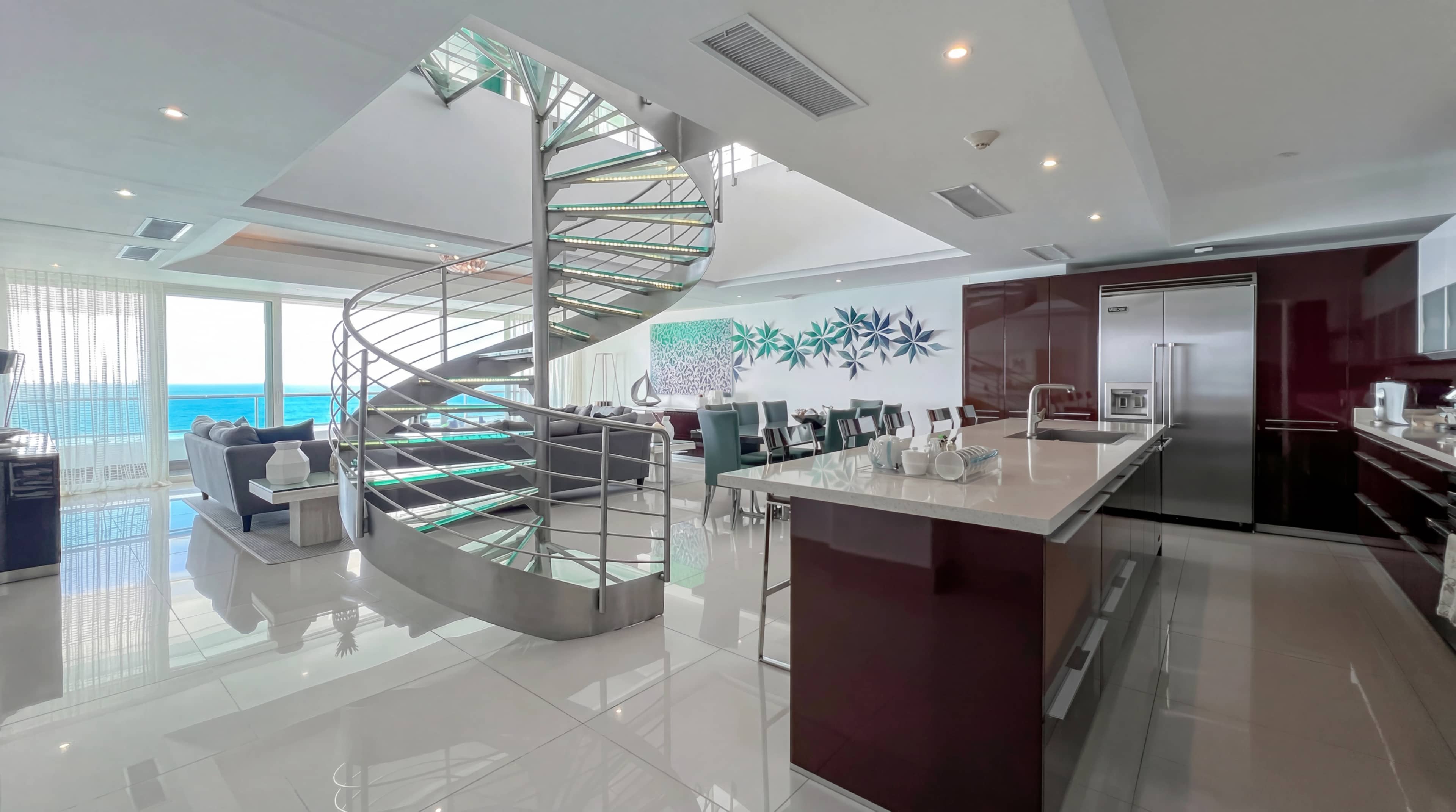Expansive 6-Bedroom Penthouse with Panoramic Ocean Views - Image 1