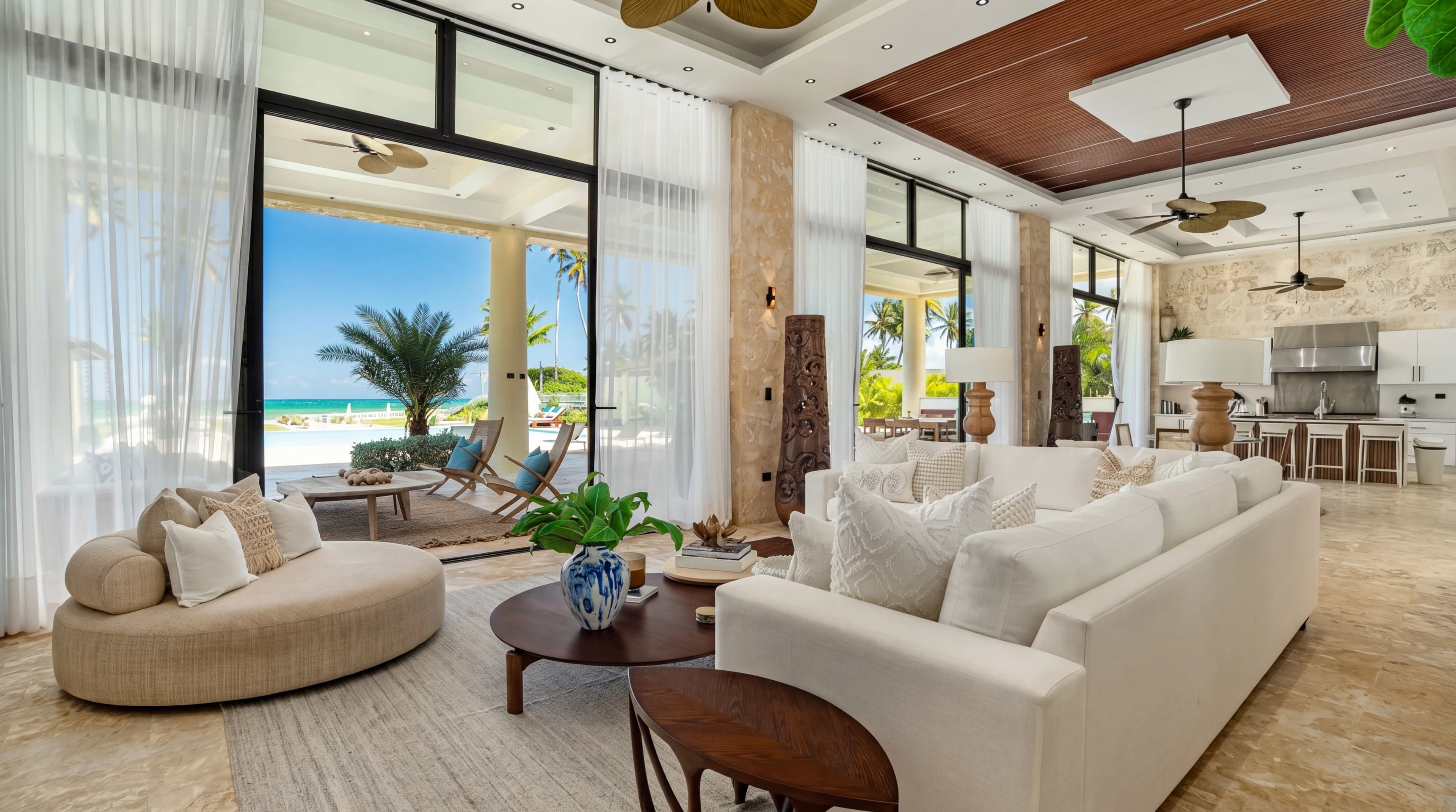 Beachfront Masterpiece in Las Canas - Image 3