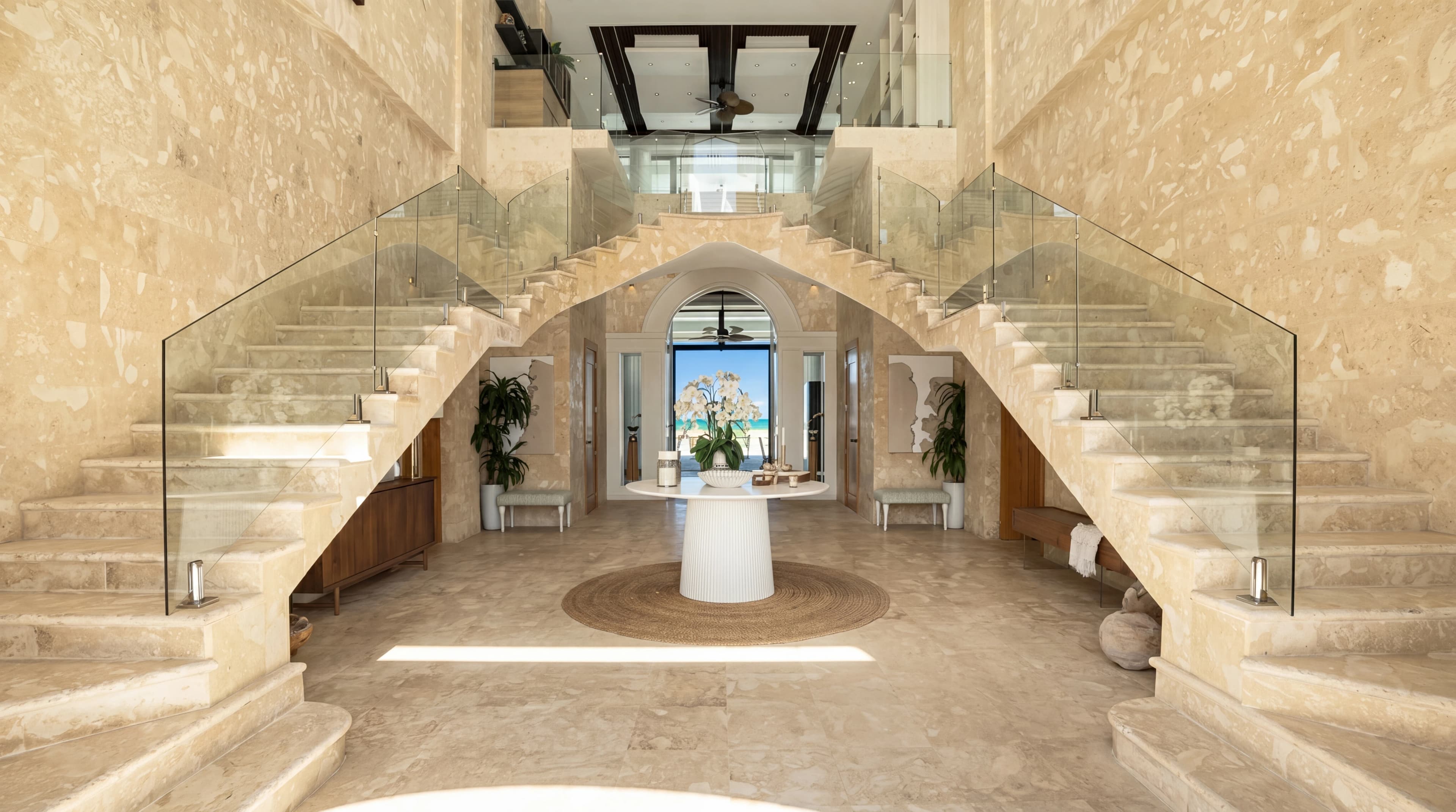 Beachfront Masterpiece in Las Canas - Image 2