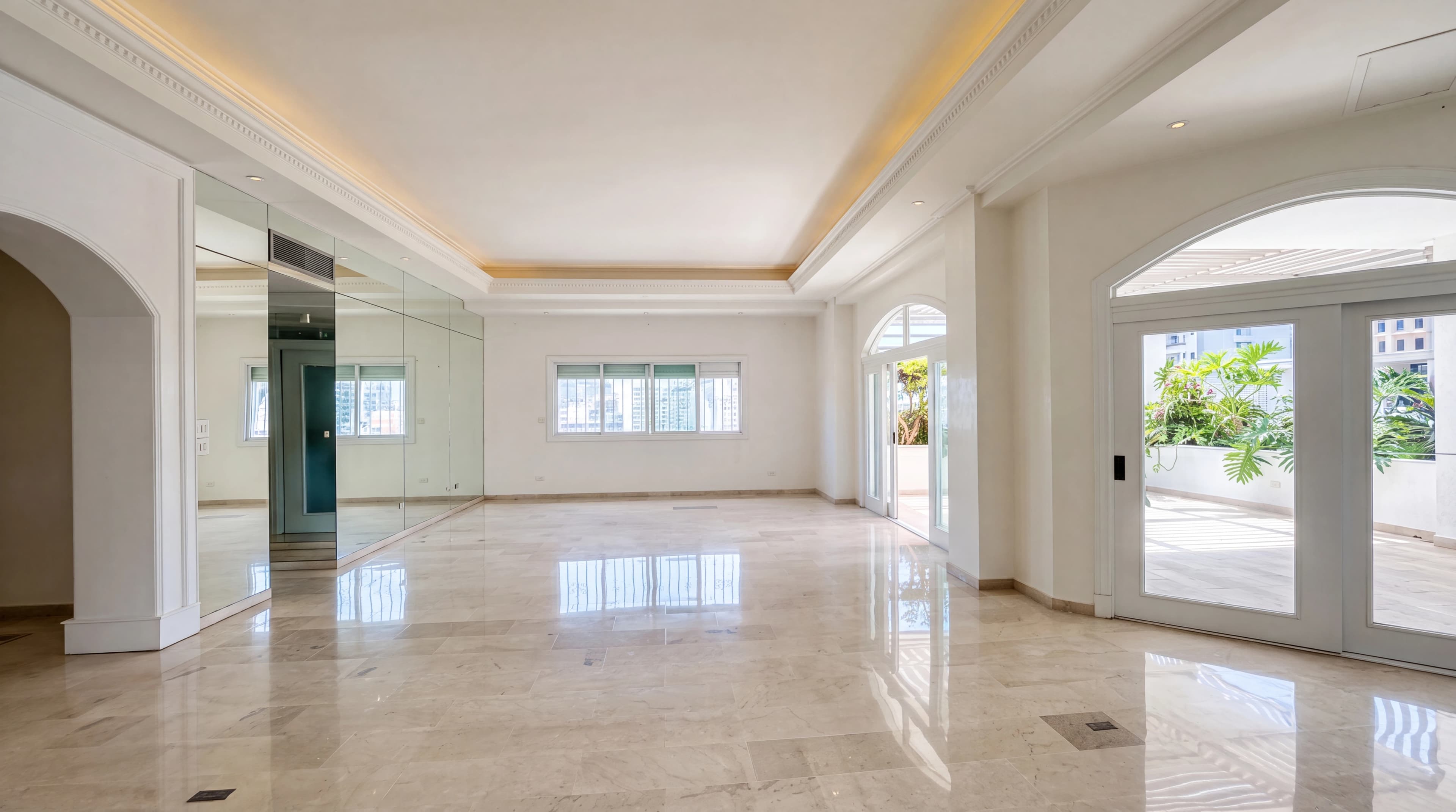 Santo Domingo Penthouse - Image 2