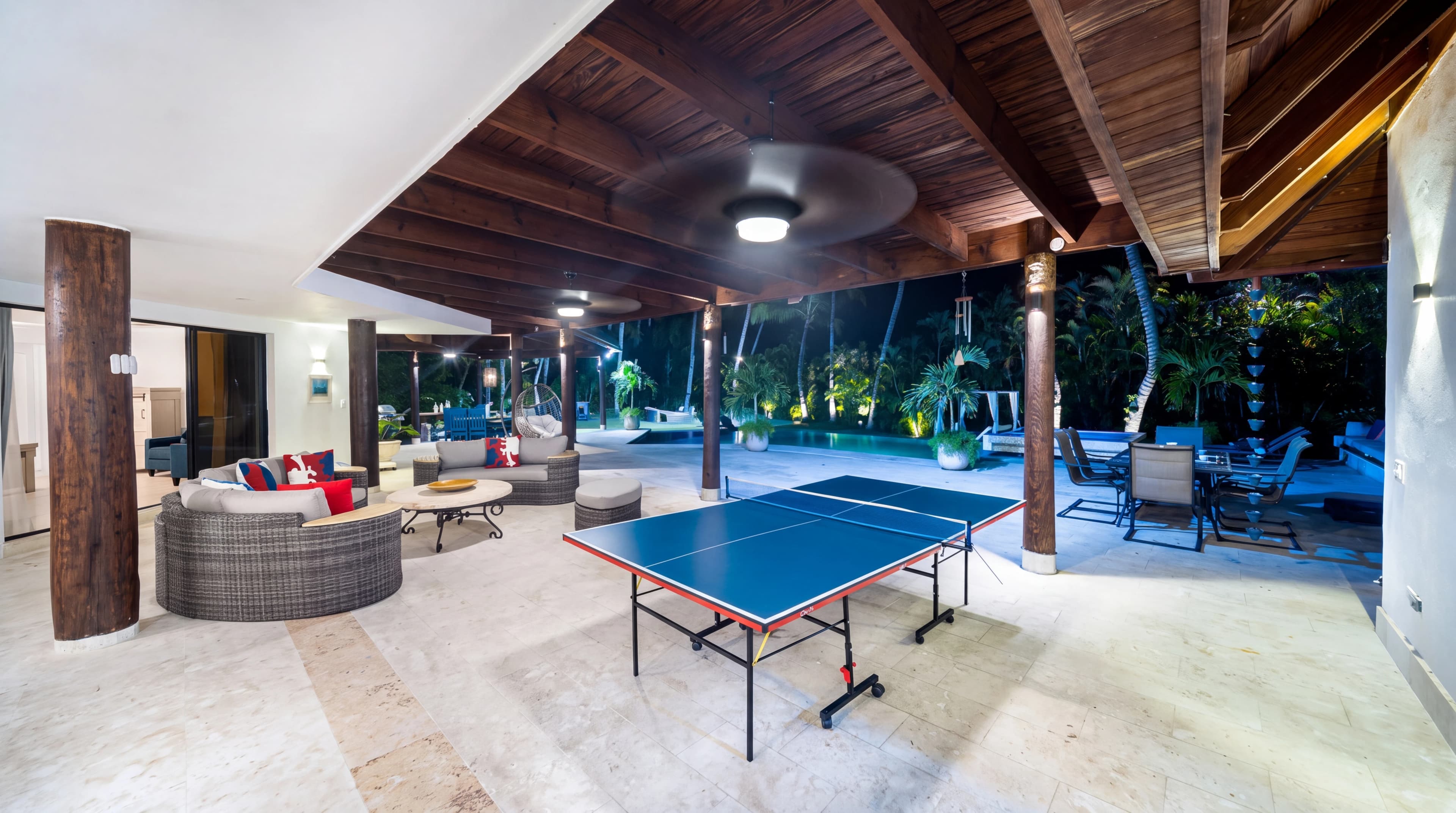 Almendros Villa covered game terrace