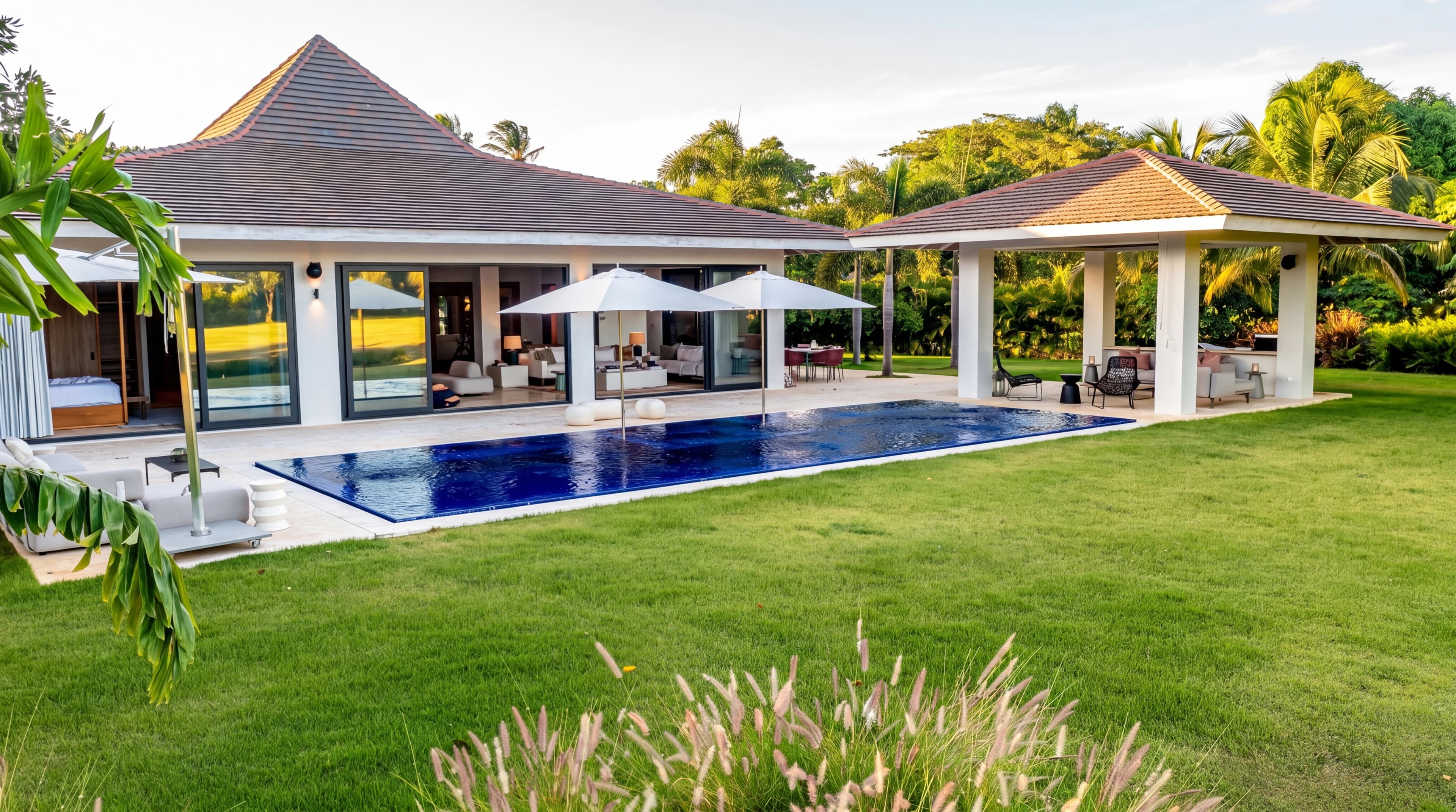 Cerezas Villa in Casa de Campo - exterior house and pool