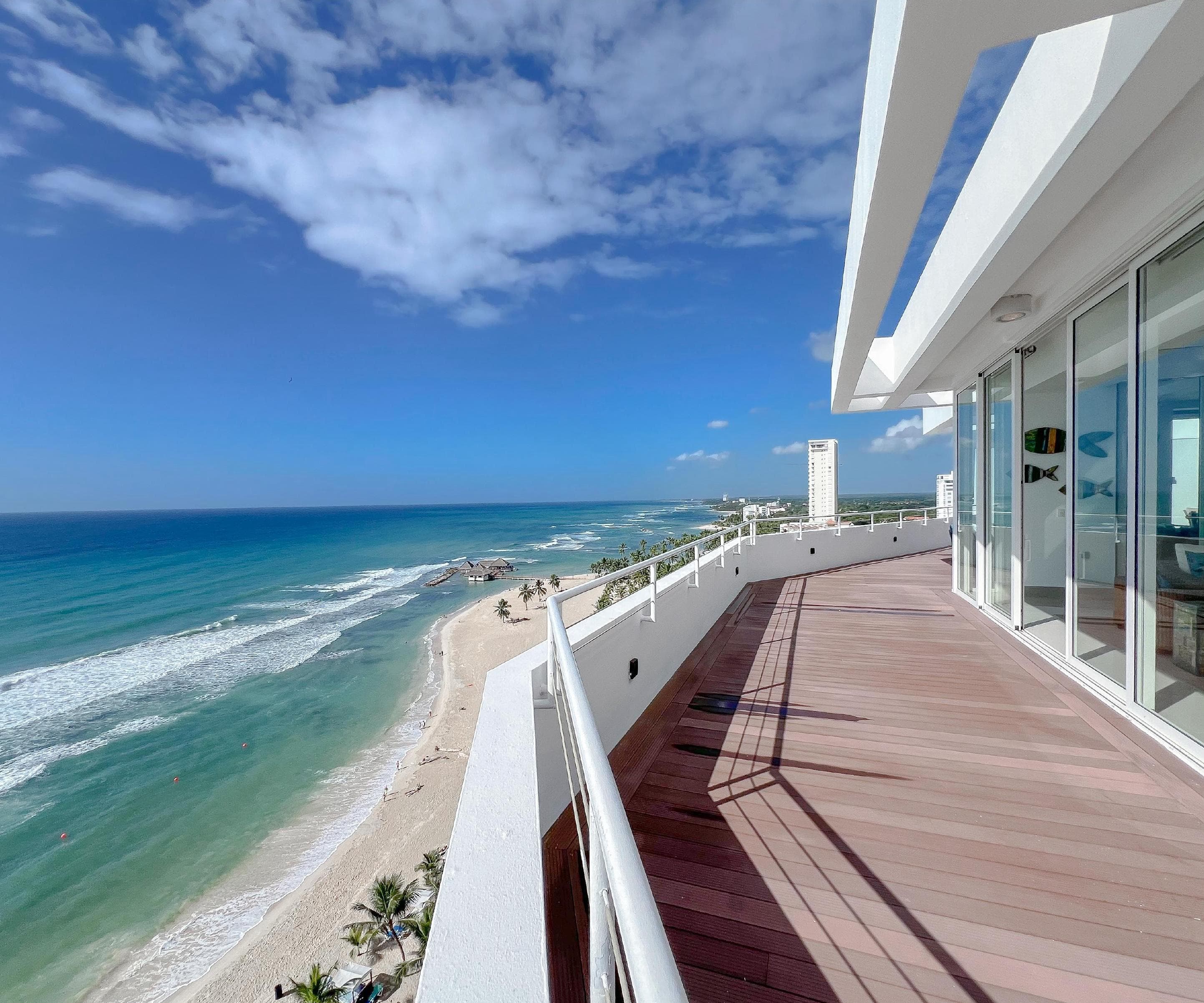 Expansive 6-Bedroom Penthouse with Panoramic Ocean Views - Image 3