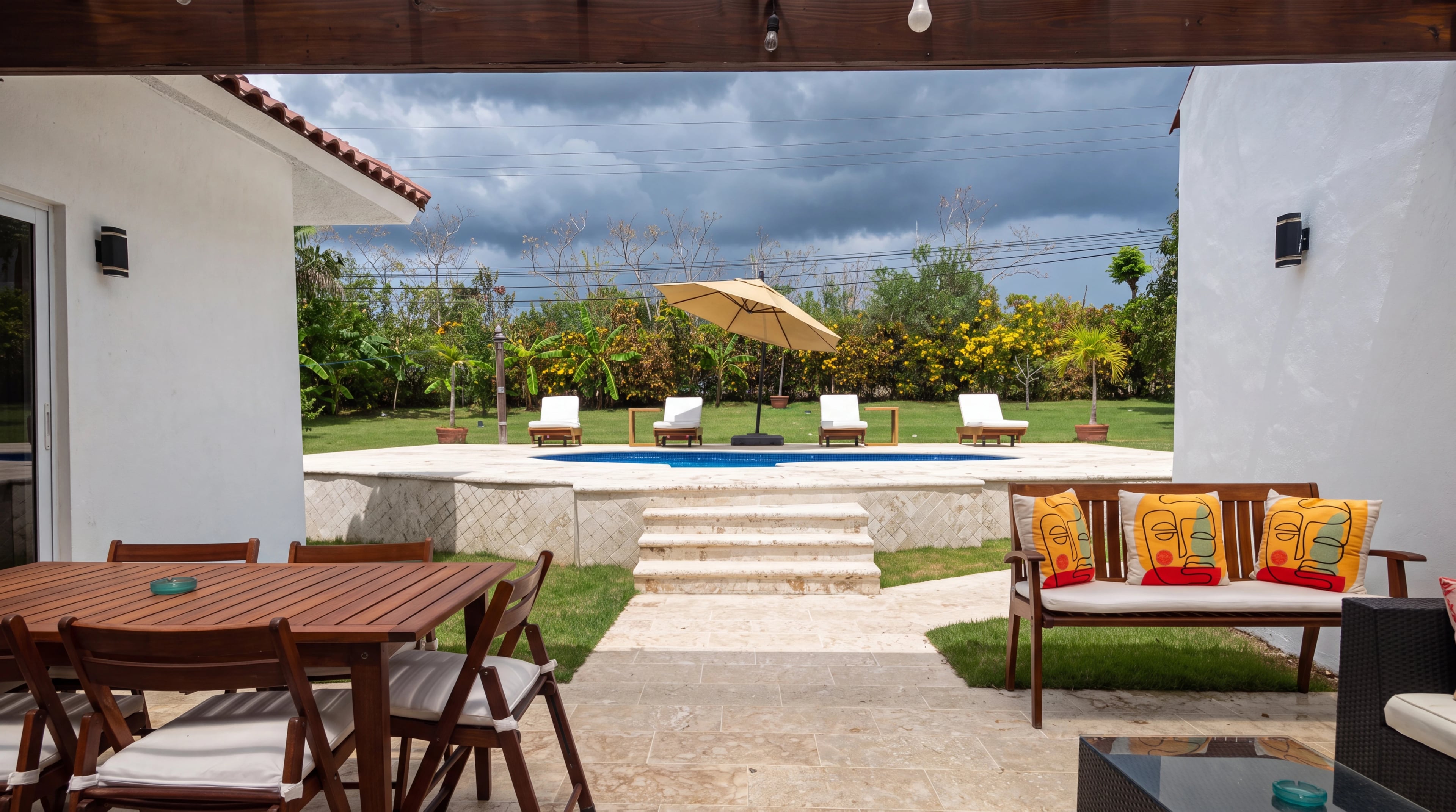Elegant Cajuiles Home  - Image 1