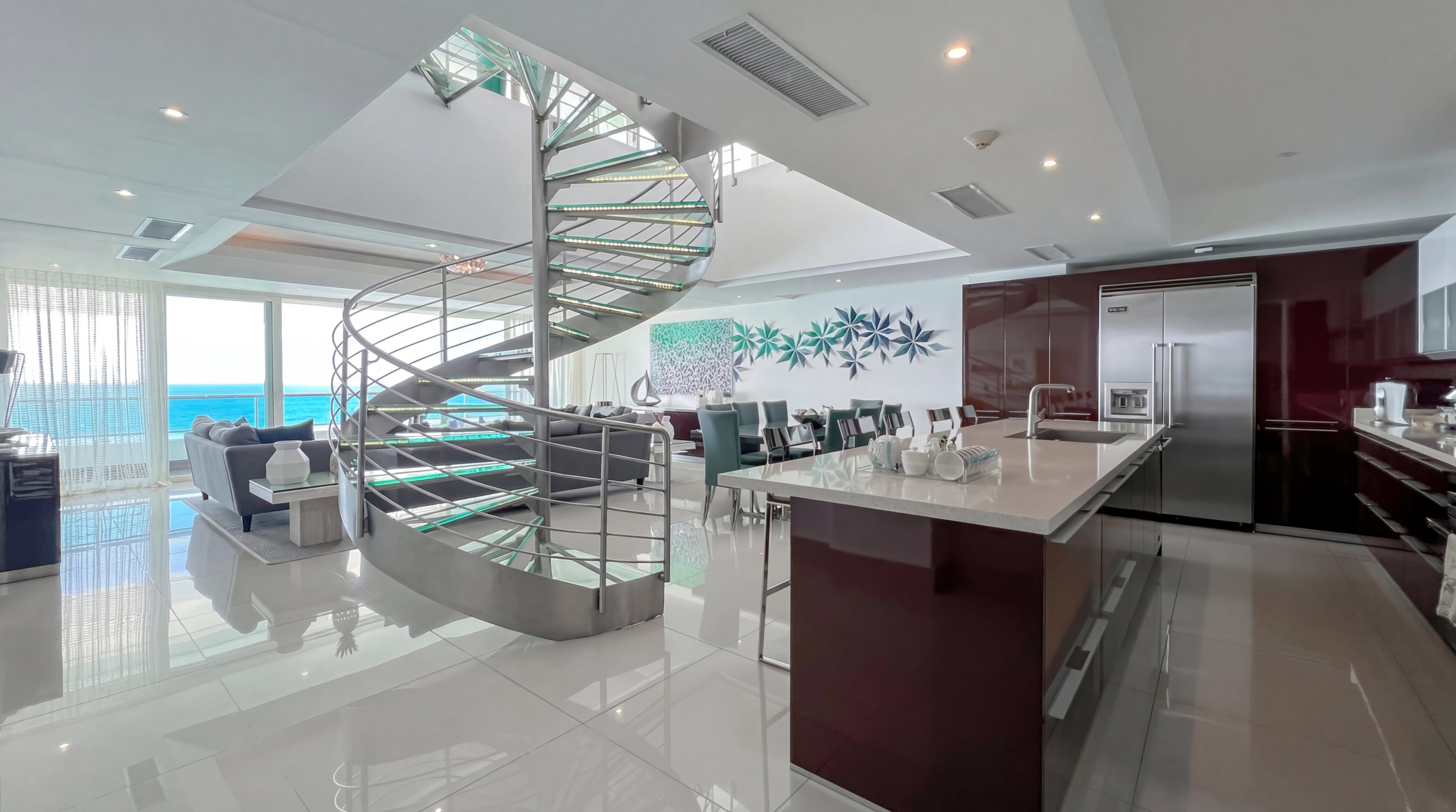 Expansive 6-Bedroom Penthouse with Panoramic Ocean Views - Image 1