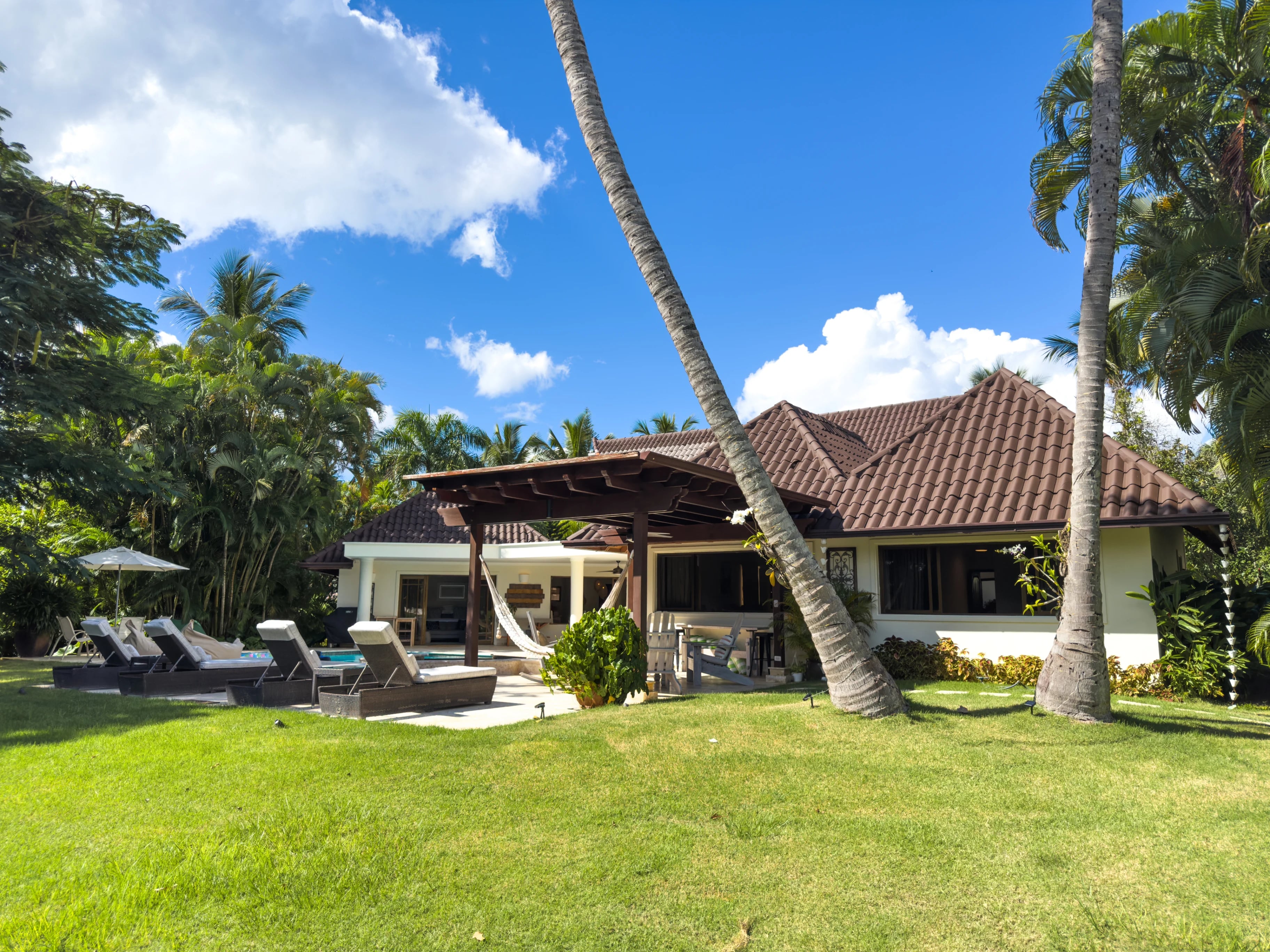 Almendros Villa  - Image 1