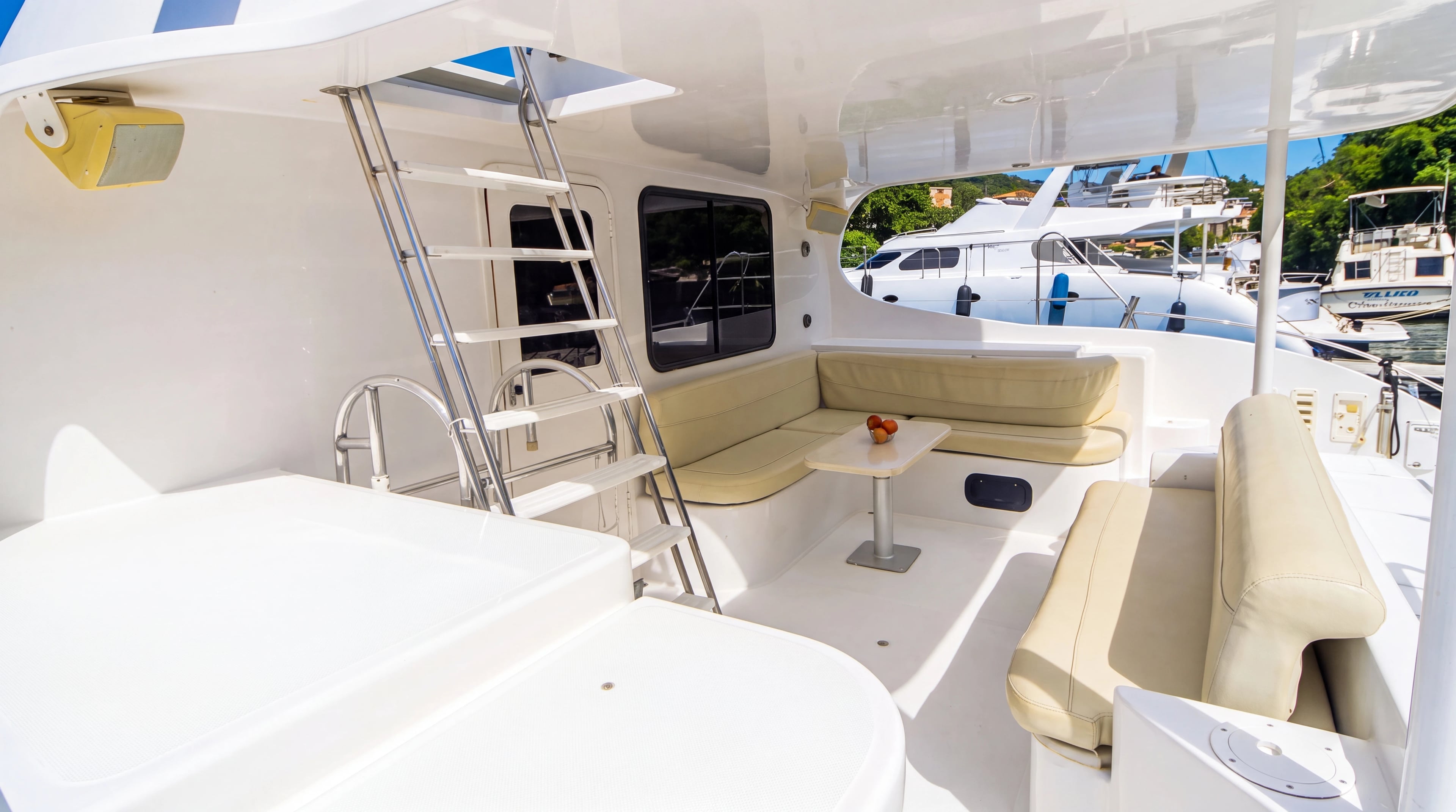 CATAMARAN NO WORRIES 2
