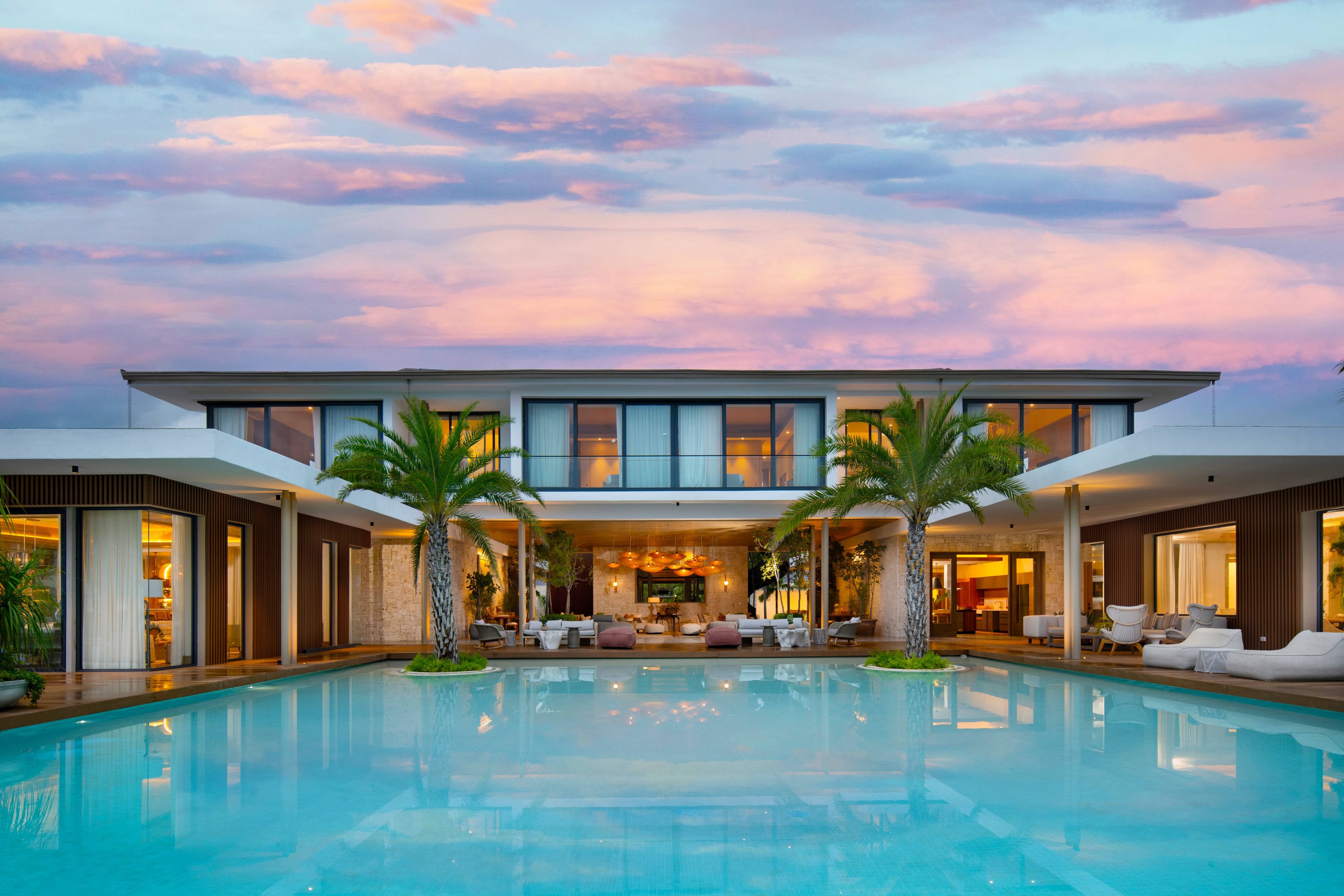 11 Golf Founders: An Architectural Sanctuary Floating Above the Sea
