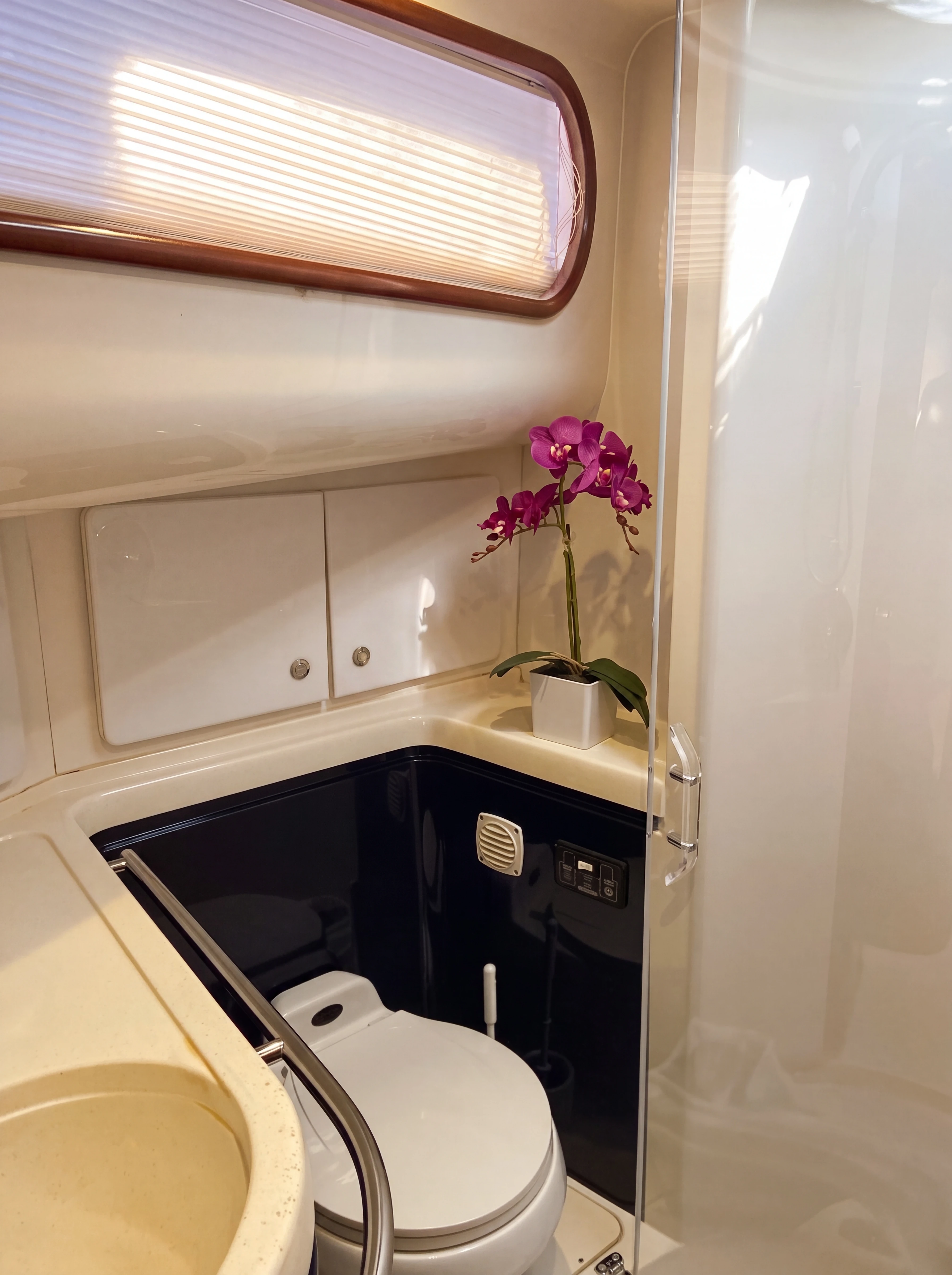 CHRIS CRAFT 43 private charter