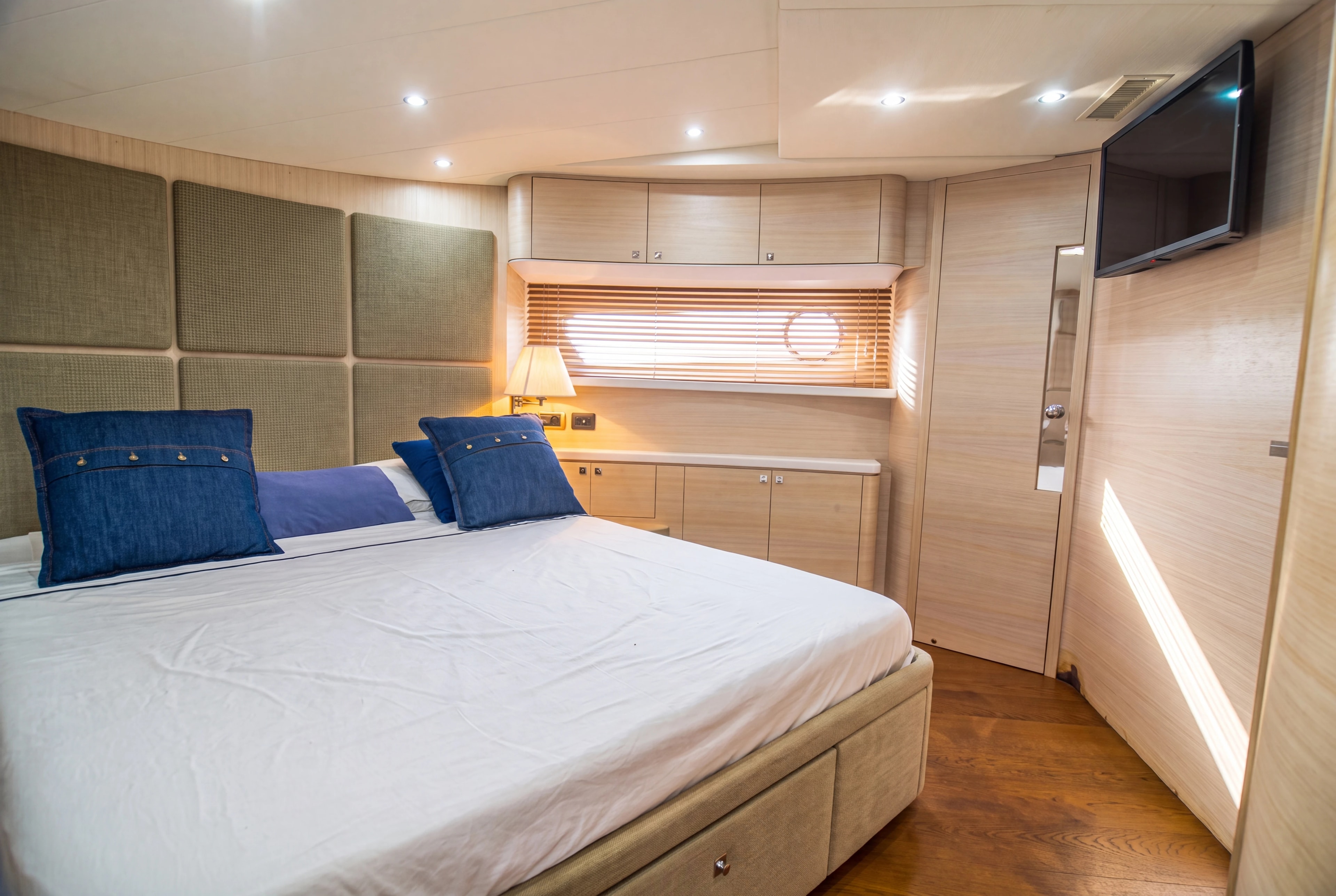 MAIORA 103 private charter