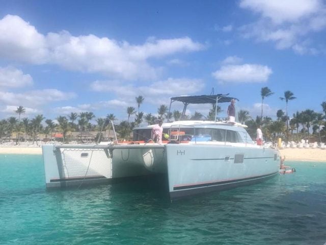CATAMARAN HAPPY HOURS