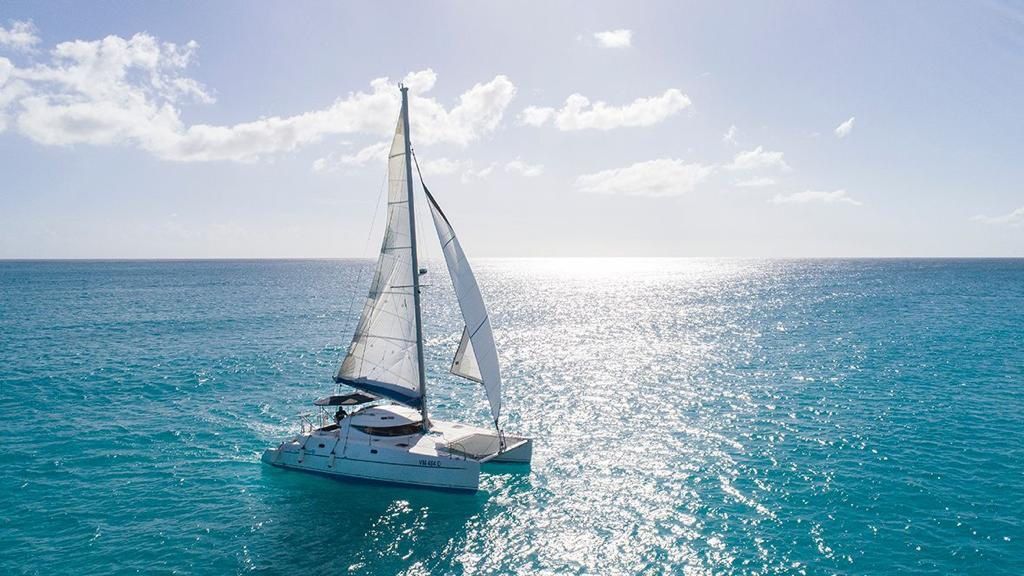CATAMARAN HAPPY WIND